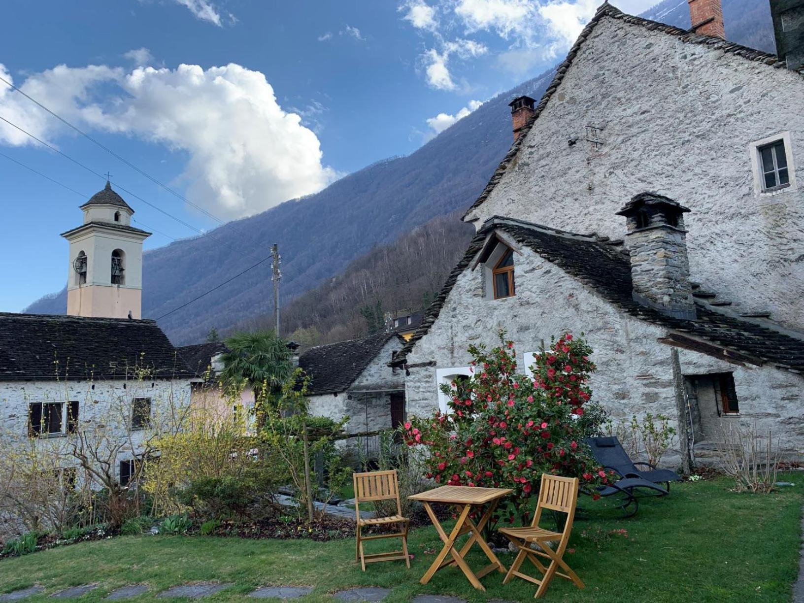 Pensione Ca' Serafina Lodano Exterior photo